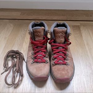 Danner Mountain 600 Women’s Hiking Boots 9